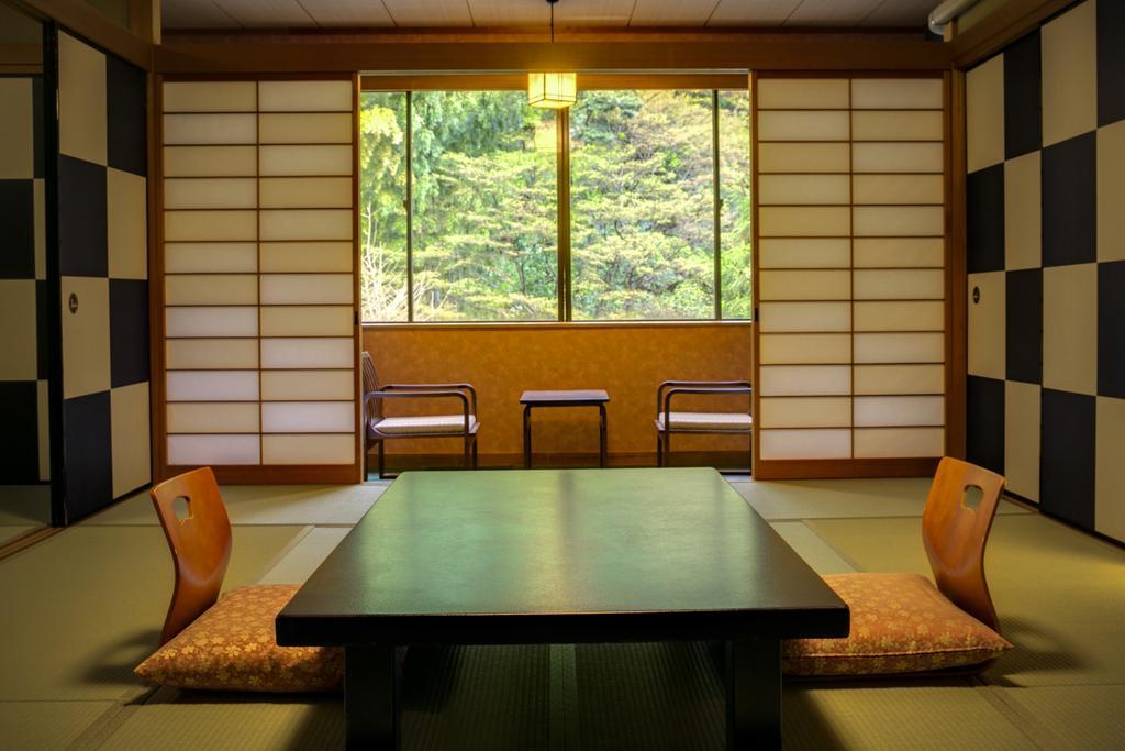 Yugawara-Onsen Komachikan Exterior photo